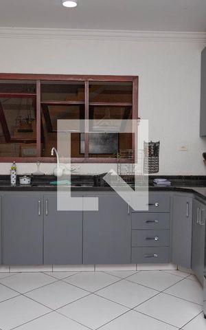 Casa à venda com 250m², 4 quartos e 4 vagas Casa à venda com 250m², 4 quartos e 4 vagasCasa 1 - cozinha