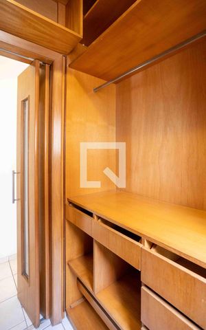 Casa à venda com 250m², 5 quartos e 4 vagasCloset da suíte