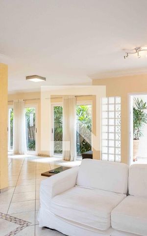 Casa à venda com 250m², 5 quartos e 4 vagasSala de TV