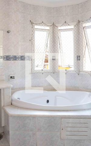 Casa à venda com 250m², 5 quartos e 4 vagasBanheiro da Suíte Master