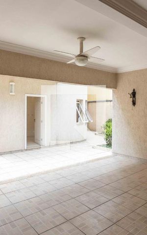 Casa à venda com 250m², 5 quartos e 4 vagasÁrea comum