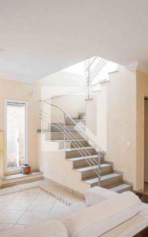 Casa à venda com 250m², 5 quartos e 4 vagasSala de TV