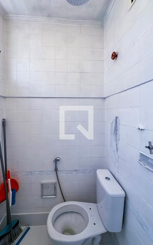 Apartamento para alugar com 100m², 1 quarto e sem vaga Apartamento para alugar com 100m², 1 quarto e sem vagaBanheiro de Serviço