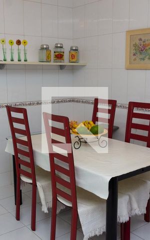Casa à venda com 150m², 4 quartos e 2 vagas Casa à venda com 150m², 4 quartos e 2 vagasCozinha