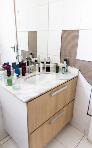 Apartamento à venda com 50m², 2 quartos e 1 vaga Apartamento à venda com 50m², 2 quartos e 1 vagaBanheiro