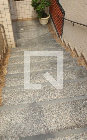 Apartamento para alugar com 58m², 1 quarto e 1 vagaEscada 
