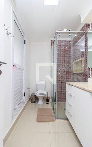 Studio para alugar com 42m², 1 quarto e 1 vaga Studio para alugar com 42m², 1 quarto e 1 vagaBanheiro