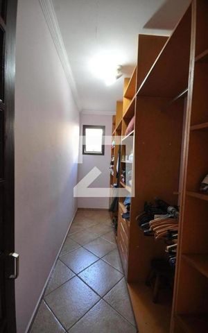 Casa à venda com 240m², 3 quartos e 7 vagasCloset