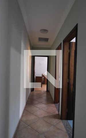 Casa à venda com 240m², 3 quartos e 7 vagasCorredor