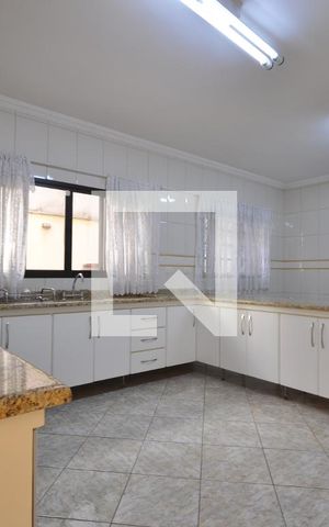 Casa à venda com 240m², 3 quartos e 7 vagasCozinha