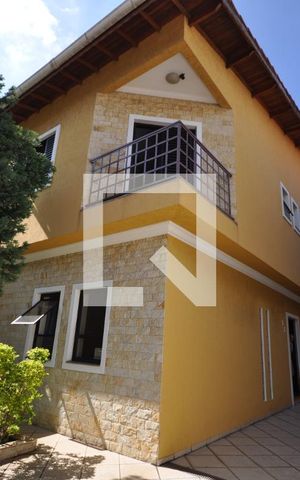 Casa à venda com 240m², 3 quartos e 7 vagasFachada