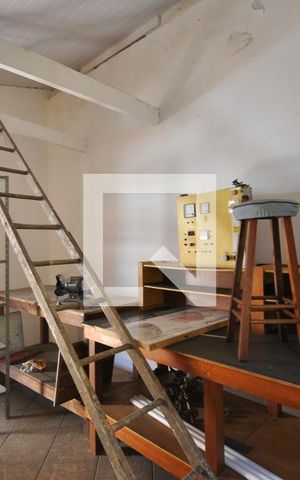 Casa à venda com 240m², 3 quartos e 7 vagasQuarto de Serviço