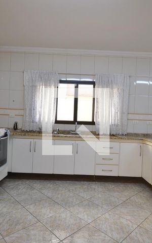 Casa à venda com 240m², 3 quartos e 7 vagasCozinha