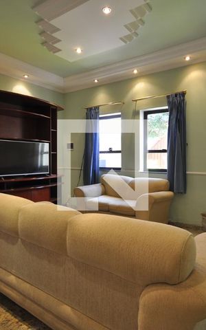Casa à venda com 240m², 3 quartos e 7 vagasSala