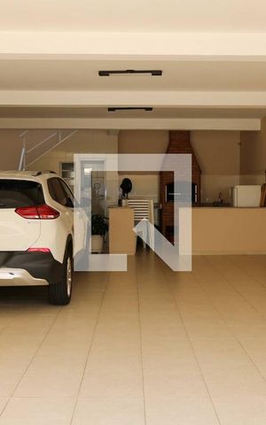 Casa à venda com 248m², 3 quartos e 6 vagas Casa à venda com 248m², 3 quartos e 6 vagasGaragem