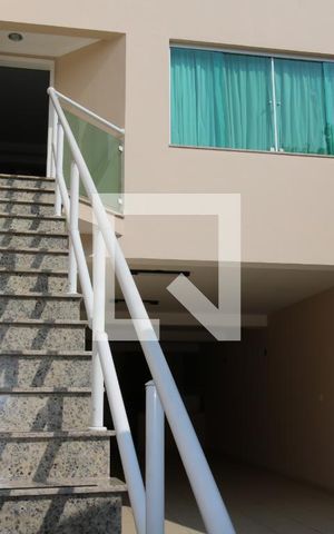 Casa à venda com 248m², 3 quartos e 6 vagas Casa à venda com 248m², 3 quartos e 6 vagasFrente da Casa