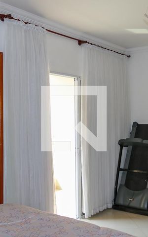 Casa à venda com 248m², 3 quartos e 6 vagas Casa à venda com 248m², 3 quartos e 6 vagasSuíte 3