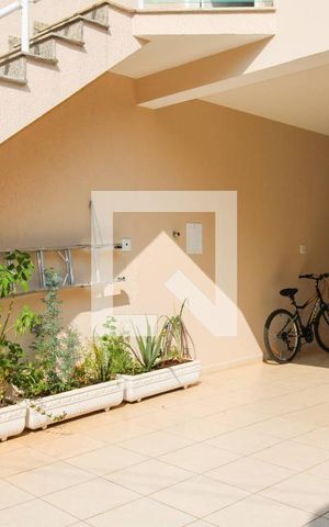 Casa à venda com 248m², 3 quartos e 6 vagas Casa à venda com 248m², 3 quartos e 6 vagasGaragem