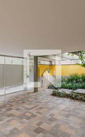 Casa à venda com 356m², 4 quartos e 2 vagas Casa à venda com 356m², 4 quartos e 2 vagasGaragem