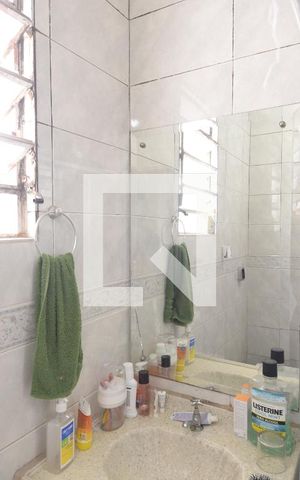 Casa à venda com 300m², 3 quartos e sem vagaBanheiro