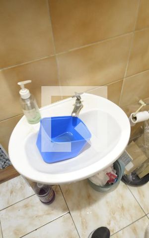 Casa à venda com 300m², 3 quartos e sem vagaBanheiro