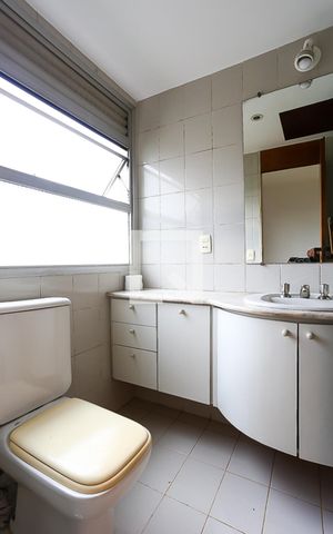 Apartamento à venda com 200m², 3 quartos e 3 vagas Apartamento à venda com 200m², 3 quartos e 3 vagassuíte 2