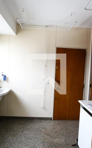 Apartamento à venda com 200m², 3 quartos e 3 vagas Apartamento à venda com 200m², 3 quartos e 3 vagasÁrea de Serviço