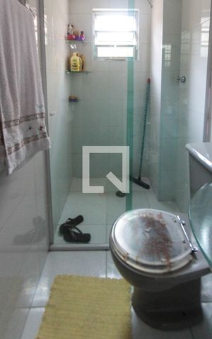 Apartamento à venda com 46m², 2 quartos e 1 vaga Apartamento à venda com 46m², 2 quartos e 1 vagaBanheiro