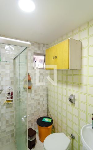 Apartamento à venda com 91m², 2 quartos e 1 vaga Apartamento à venda com 91m², 2 quartos e 1 vagaBanheiro da Suíte