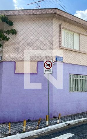 Casa à venda com 162m², 3 quartos e 3 vagas Casa à venda com 162m², 3 quartos e 3 vagasFachada