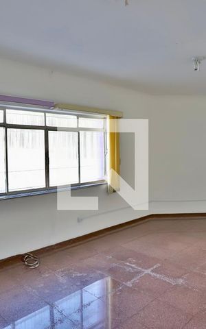 Casa à venda com 162m², 3 quartos e 3 vagas Casa à venda com 162m², 3 quartos e 3 vagasSala