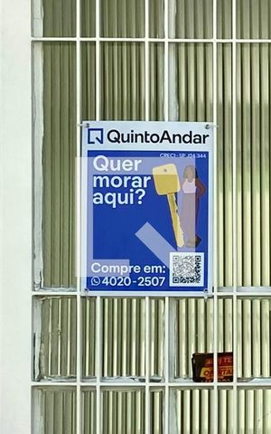 Casa à venda com 162m², 3 quartos e 3 vagas Casa à venda com 162m², 3 quartos e 3 vagasFachada