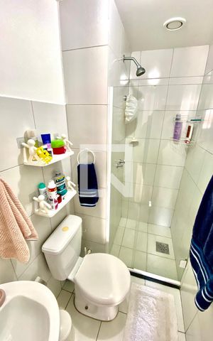 Apartamento à venda com 48m², 2 quartos e 1 vaga Apartamento à venda com 48m², 2 quartos e 1 vagaBanheiro