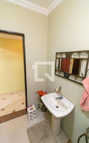 Casa à venda com 80m², 3 quartos e 1 vagaLavabo