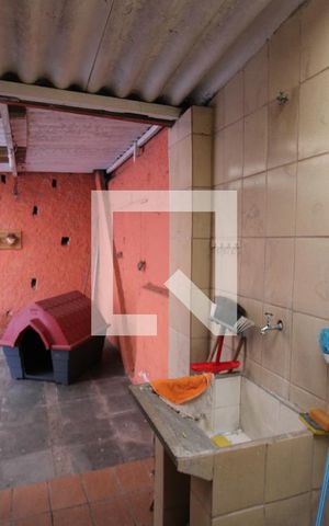 Casa à venda com 200m², 2 quartos e 1 vagaÁrea de Serviço