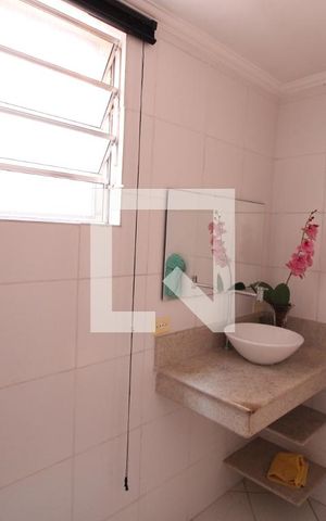 Casa à venda com 200m², 2 quartos e 1 vagaBanheiro