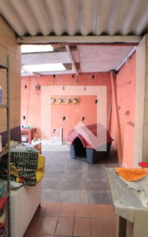 Casa à venda com 200m², 2 quartos e 1 vagaÁrea de Serviço