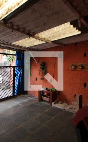 Casa à venda com 200m², 2 quartos e 1 vagaÁrea de Serviço