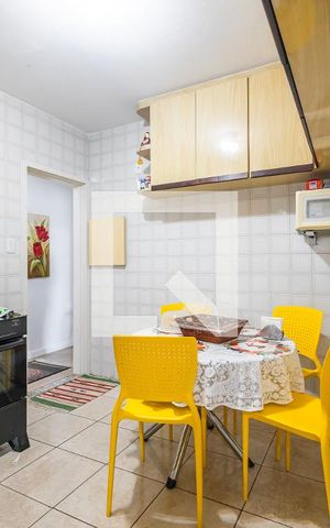 Apartamento à venda com 76m², 2 quartos e 1 vagaCozinha