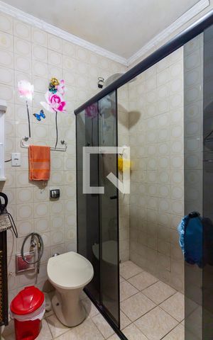 Casa à venda com 320m², 4 quartos e 3 vagas Casa à venda com 320m², 4 quartos e 3 vagasBanheiro da Suíte 1