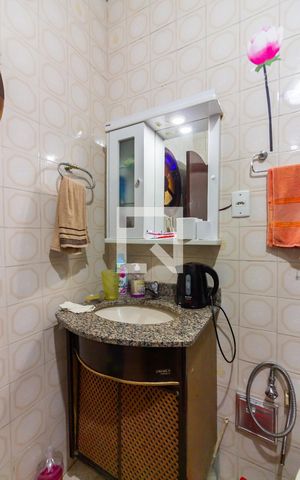 Casa à venda com 320m², 4 quartos e 3 vagas Casa à venda com 320m², 4 quartos e 3 vagasBanheiro da Suíte 1