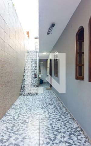Casa à venda com 320m², 4 quartos e 3 vagas Casa à venda com 320m², 4 quartos e 3 vagasQuintal