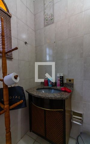 Casa à venda com 320m², 4 quartos e 3 vagas Casa à venda com 320m², 4 quartos e 3 vagasBanheiro da Suíte 3