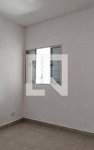 Casa para alugar com 25m², 1 quarto e sem vaga Casa para alugar com 25m², 1 quarto e sem vagaQuarto