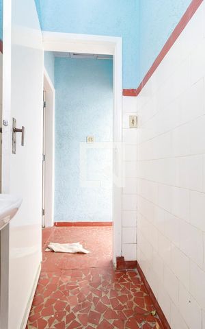 Casa para alugar com 550m², 4 quartos e 6 vagas Casa para alugar com 550m², 4 quartos e 6 vagasÁrea de Serviço - Banheiro