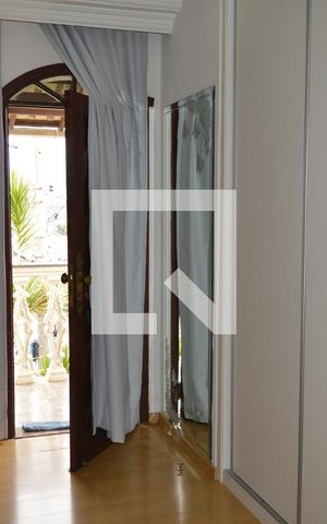 Casa à venda com 550m², 4 quartos e 4 vagasSuite