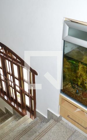 Casa à venda com 550m², 4 quartos e 4 vagasEscada