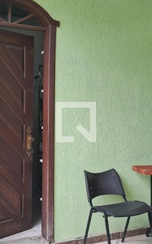 Casa à venda com 550m², 4 quartos e 4 vagas Casa à venda com 550m², 4 quartos e 4 vagasQuarto de Serviço