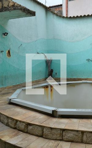 Casa à venda com 550m², 4 quartos e 4 vagasÁrea da Piscina