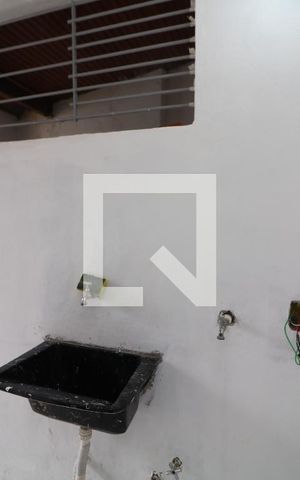 Casa para alugar com 50m², 1 quarto e sem vagaÁrea de Serviço